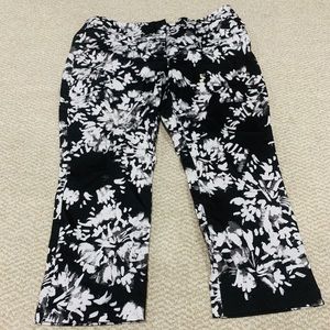 Floral crop pants